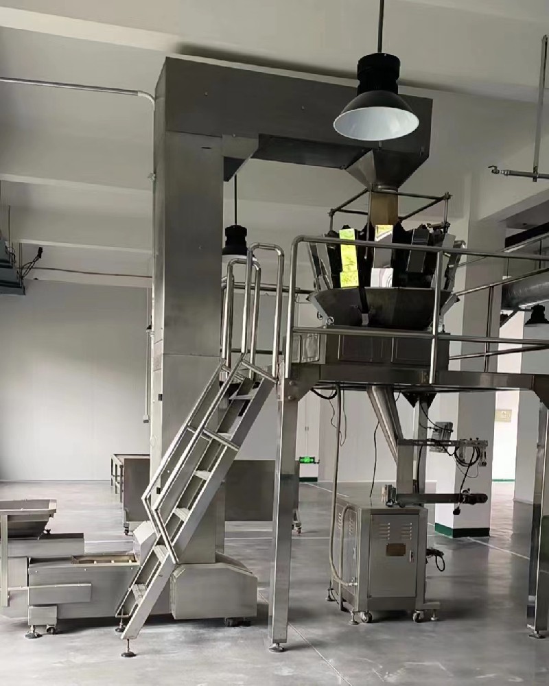 輸送機不銹鋼爬坡提升機